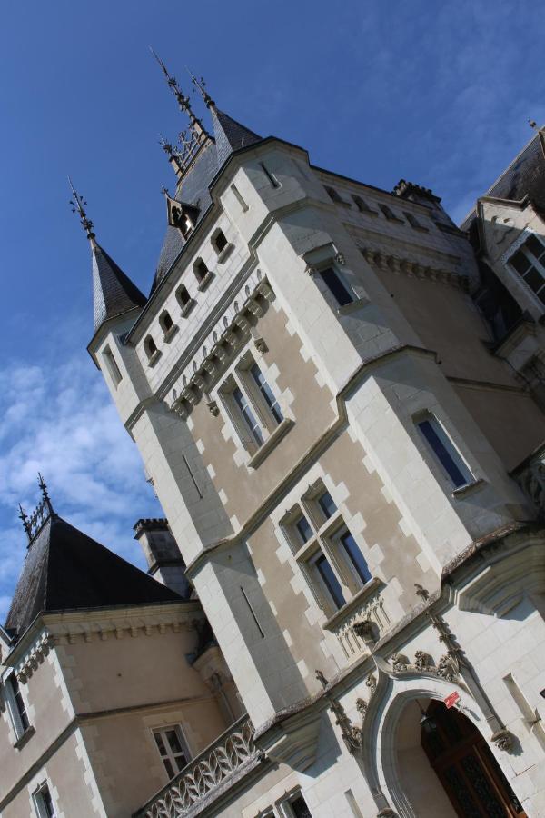 Chateau De La Rose Cluis Exterior photo