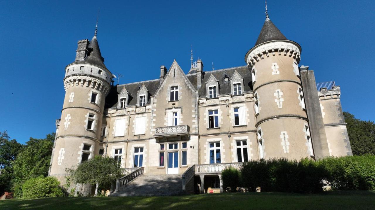 Chateau De La Rose Cluis Exterior photo