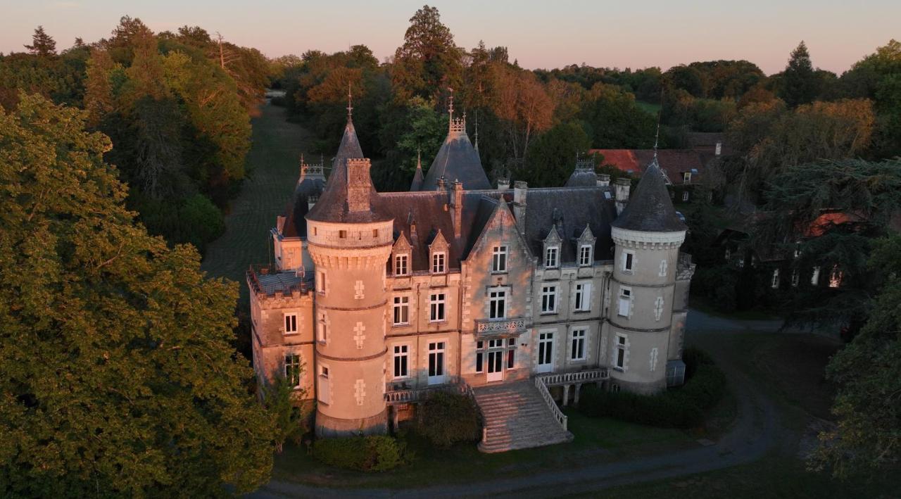Chateau De La Rose Cluis Exterior photo